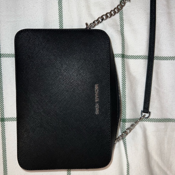 michael kors purse - Picture 1 of 4